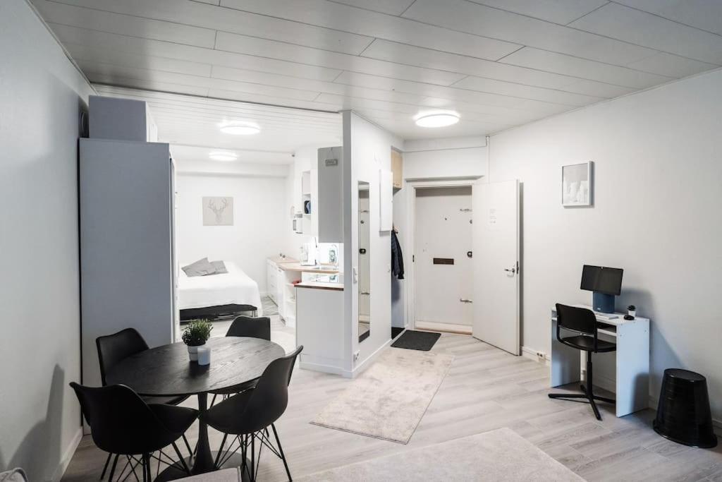 Apartment Cozy Roomy Flat Next To Tram Stop @ Kallio