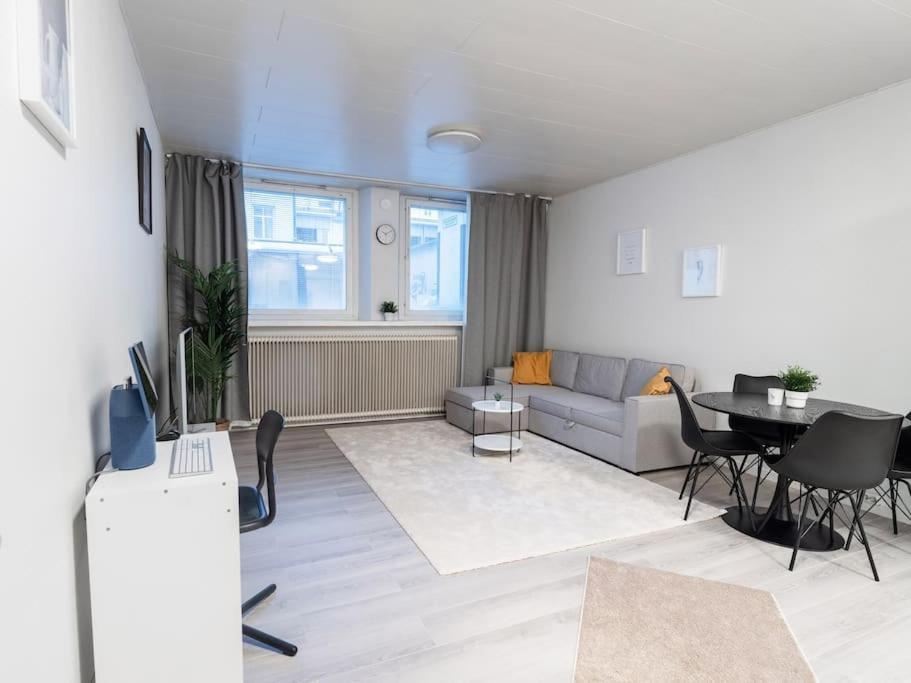 Cozy Roomy Flat Next To Tram Stop @ Kallio Apartment Helsinki